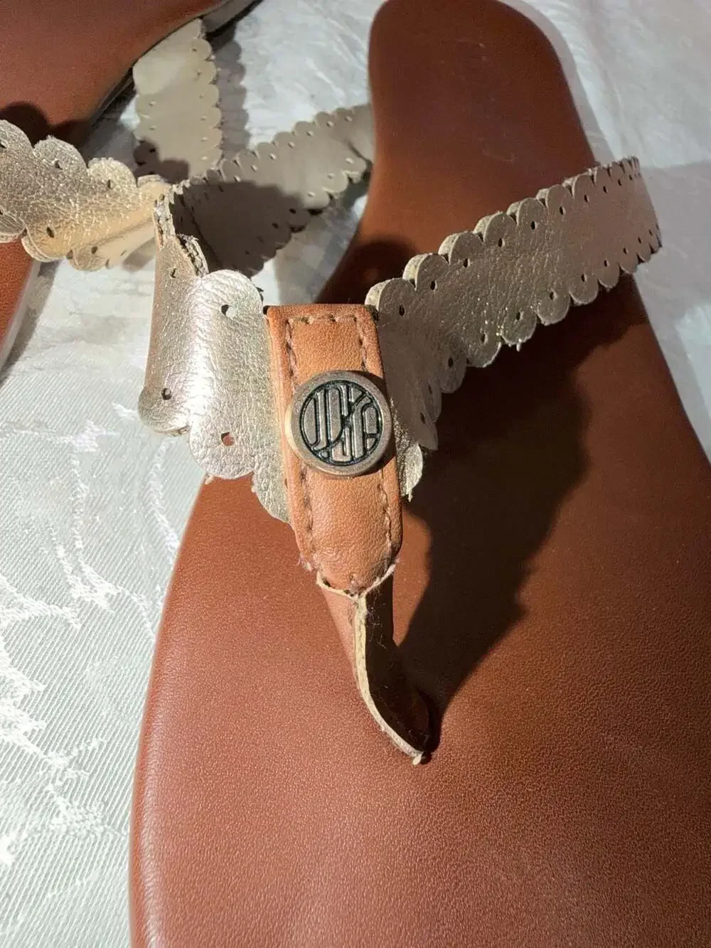 Unisa Gold Scalloped T-Strap Flat Thong Sandals Size 11M